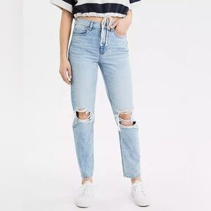 American Eagle Strigid Mom Jean in Uber Cool Size 4